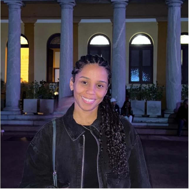 Foto de aluna da comunidade Made In Vibe Coding